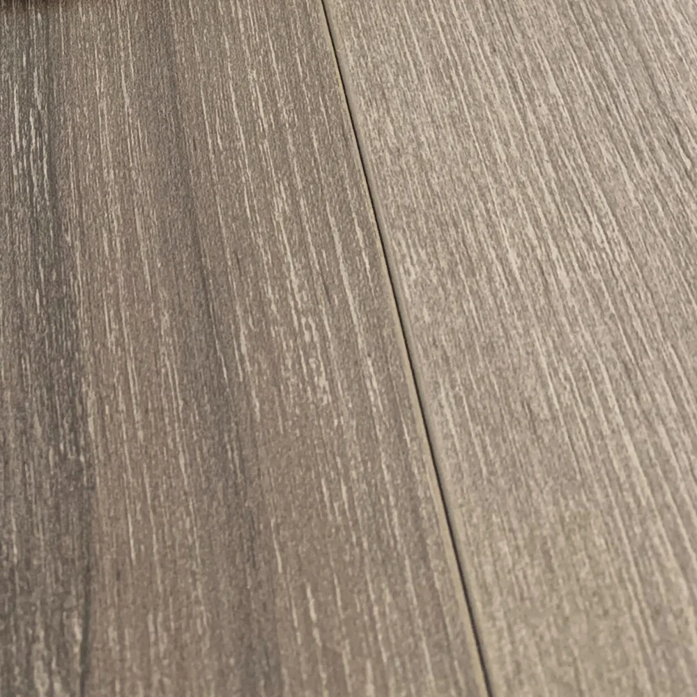 8mm Laminate Flooring - Chestnut Oak Effect - V Groove - AC4 Rated - Click System - Image 3