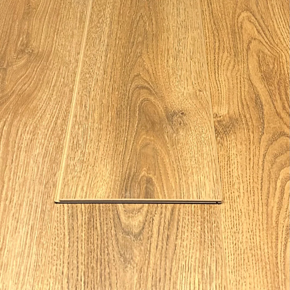 8mm Laminate Flooring Natural Summer Oak Effect - Click System - Image 2
