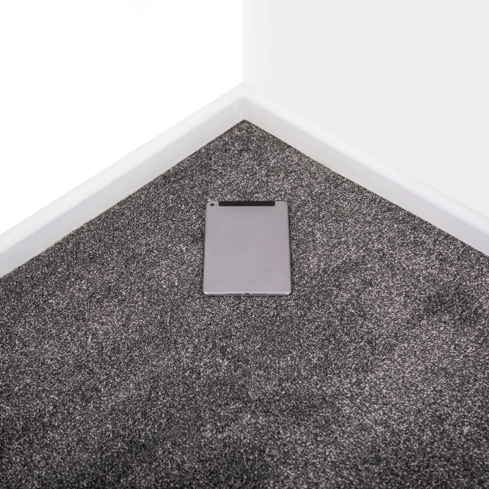 Frost Shade Luxury Thick Soft Saxony Carpet