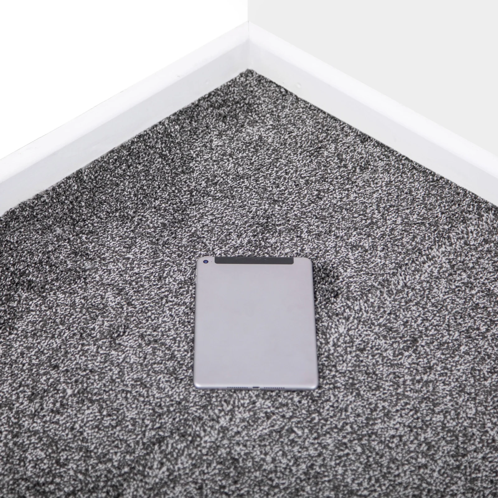 Graphite Shade Luxury Thick Soft Saxony Carpet