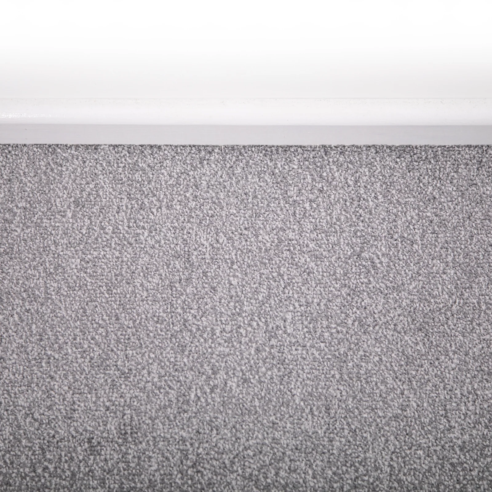 Light Grey Moonstone Shade Soft Luxury Saxony Carpet - Image 2