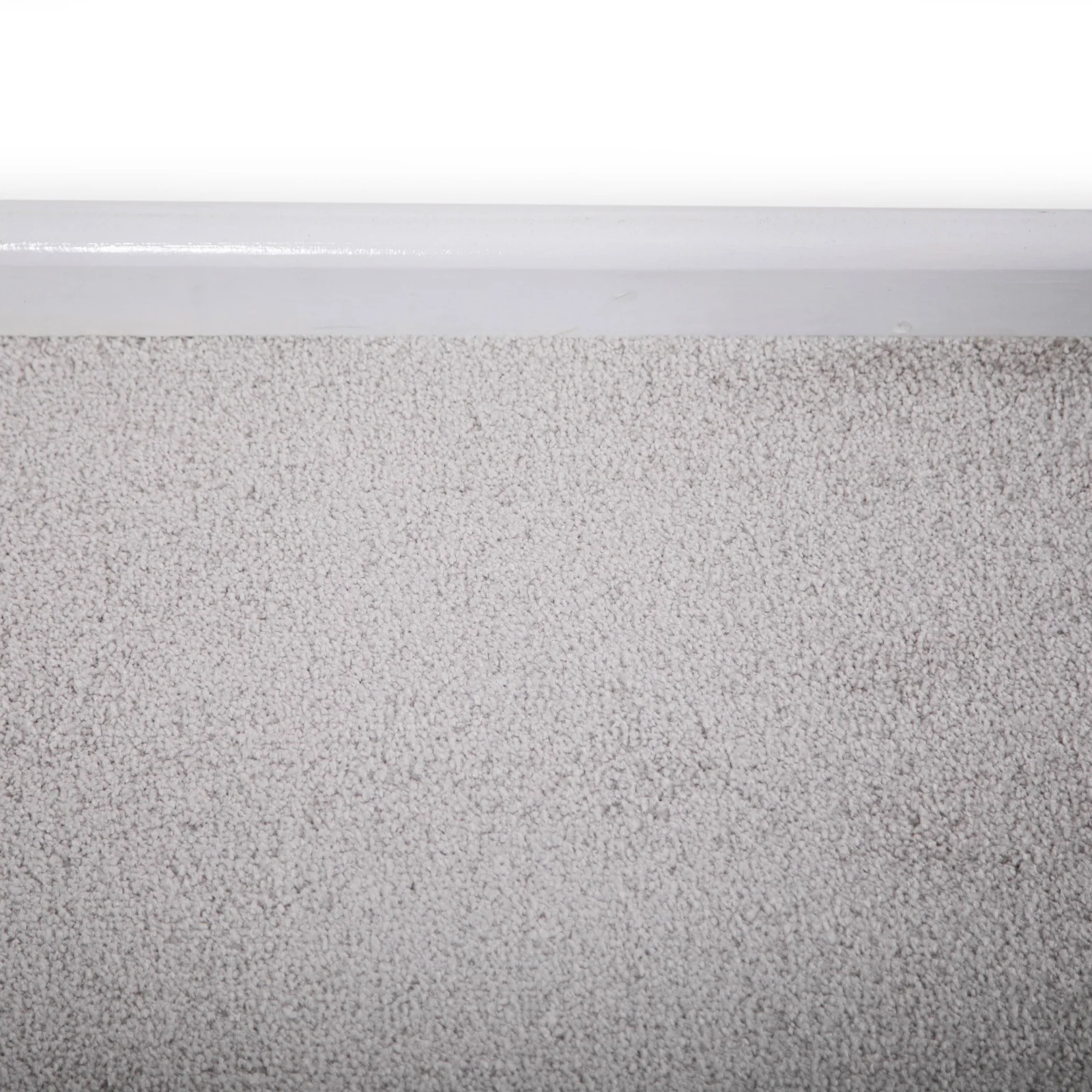 White Clouds Shade Luxury Thick Soft Saxony Carpet - Image 2